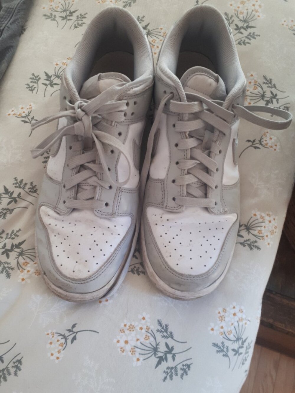 Nike sneakers size 8